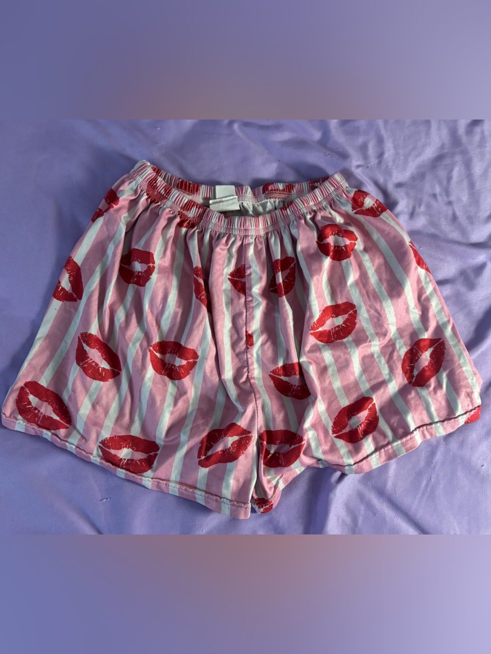 ROMWE Pink and Red Striped Lip Print Women Shorts